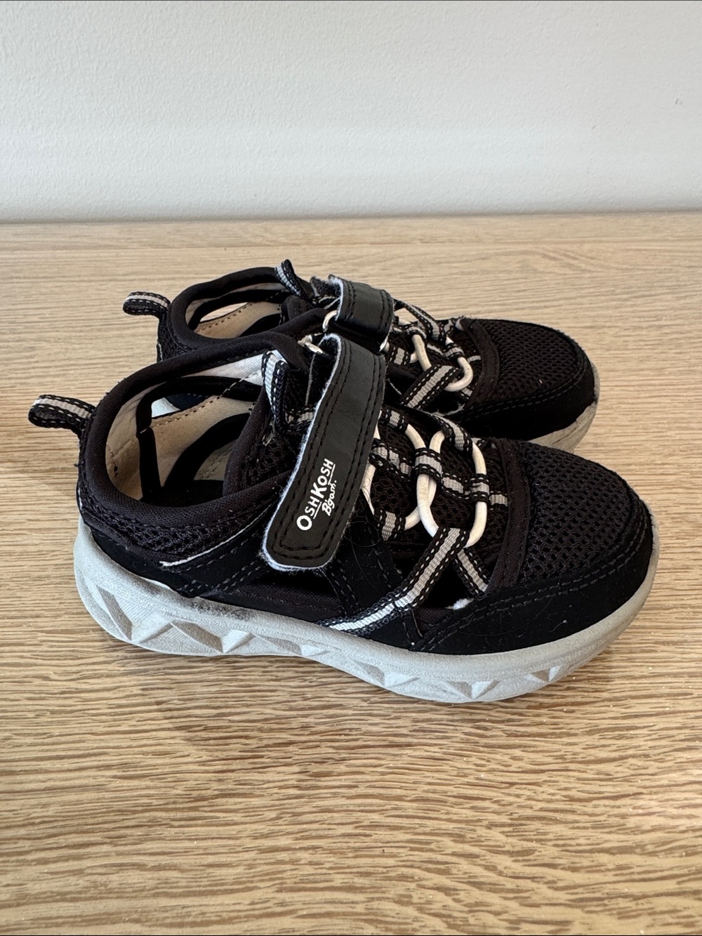 OshKosh B'gosh Black and White Kids Sneaker Sandals